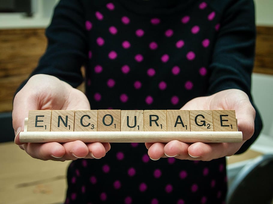 7 WAYS TO ENCOURAGE SOMEONE WITHOUT LYING - Penetrating the Darkness